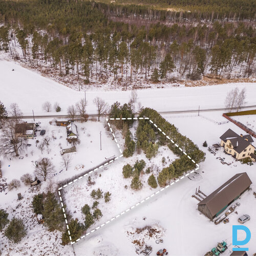 Pārdošanā 2200 m² zemes gabals privātai apbūvei Mērsragā.Zeme atrodas savrupmāju