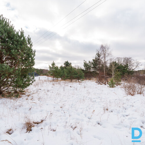 Pārdošanā 2200 m² zemes gabals privātai apbūvei Mērsragā.Zeme atrodas savrupmāju