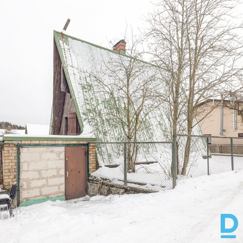 Kompakta trīs istabu māja