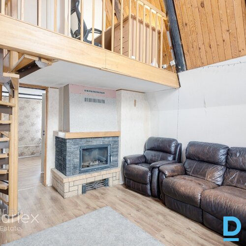 Kompakta trīs istabu māja