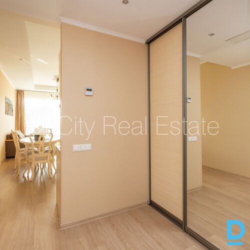 Pārdod dzīvokli Jūrmalā