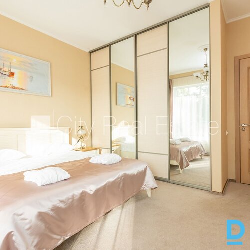 Pārdod dzīvokli Jūrmalā