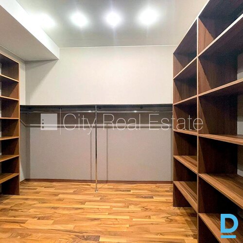 Pārdod dzīvokli Rīgā Pārdod dzīvokli Rīgā