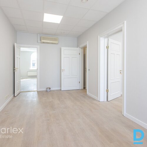 Skaistumkopšanai/medicīnas iestādei piemērotas telpas Rīgas centrā pie JTR