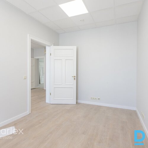 Skaistumkopšanai/medicīnas iestādei piemērotas telpas Rīgas centrā pie JTR