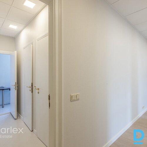 Skaistumkopšanai/medicīnas iestādei piemērotas telpas Rīgas centrā pie JTR