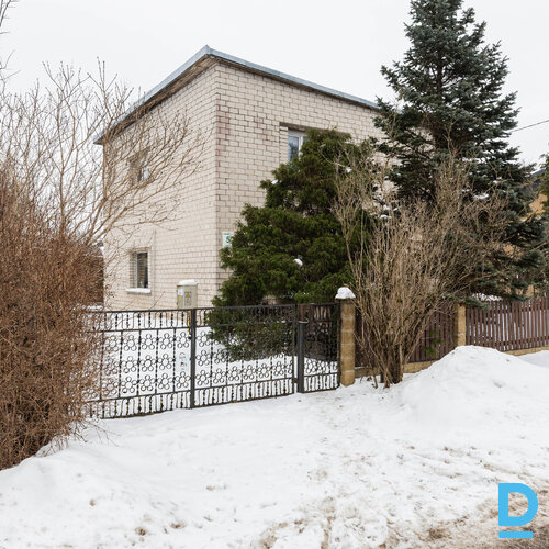 Pārdod māju Pūpolu iela 5