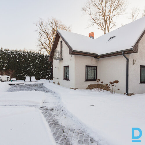 Pārdod māju Rūdolfa Blaumana 13