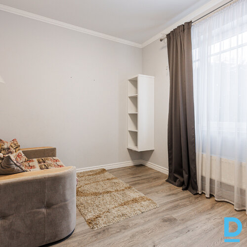 Pārdod māju Rūdolfa Blaumana 13