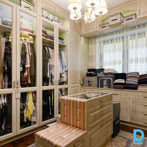 Pārdod māju Brīvības prospekts 26