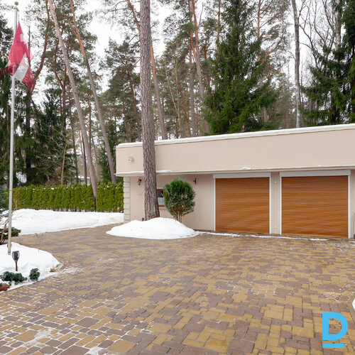 Pārdod māju Brīvības prospekts 26