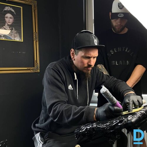 Tetovējumi, pīrsingi un apmācības pašā Liepājas centrā! Tetovējumi, pīrsingi un apmācības pašā Liepājas centrā!