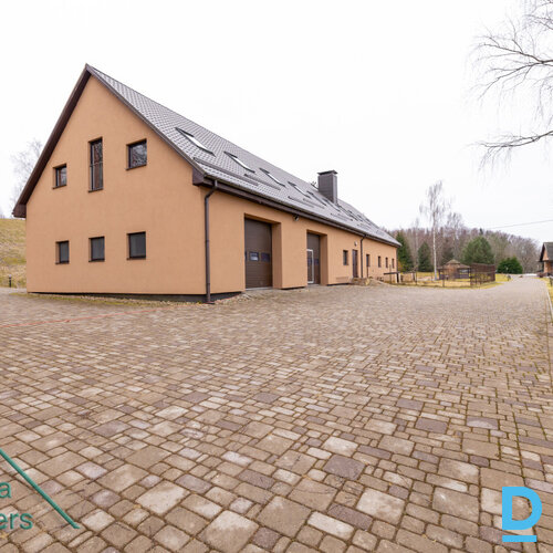 Ienesīgs viesu nams