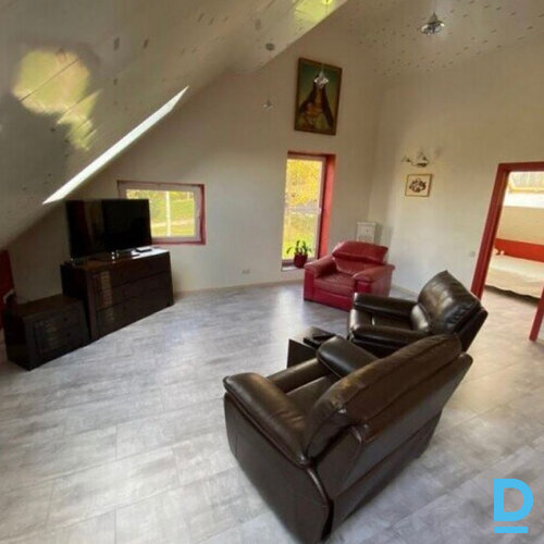 Ienesīgs viesu nams