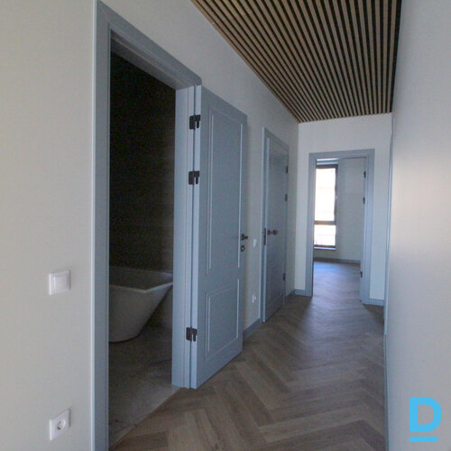 Pārdod dzīvokli Mazā Zemturu iela 14