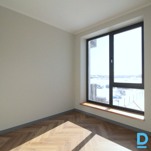 Pārdod dzīvokli Mazā Zemturu iela 14