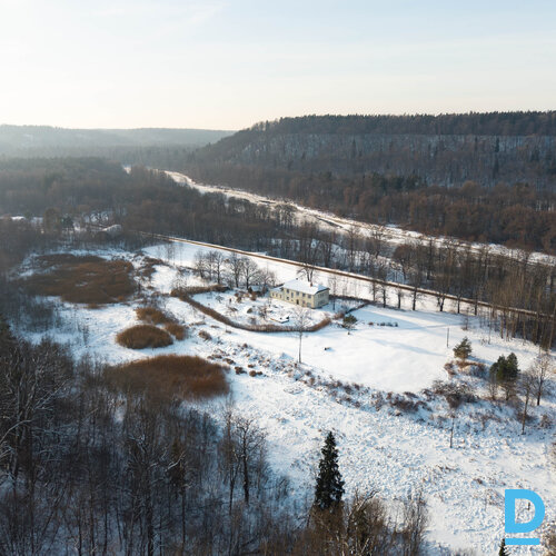 Pārdod māju Peldu iela 5