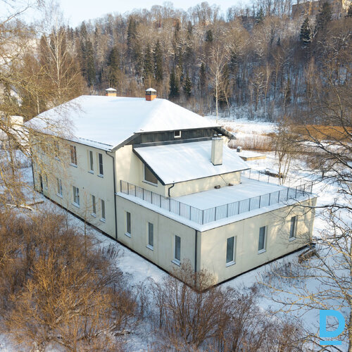 Pārdod māju Peldu iela 5