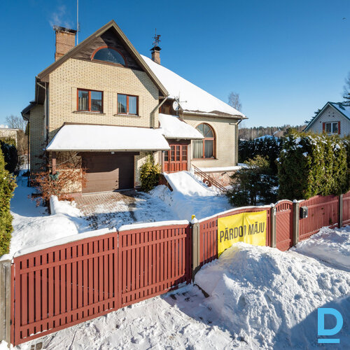 Pārdod māju Ezermalas iela 24