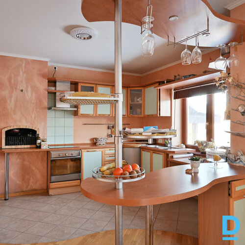 Pārdod māju Ezermalas iela 24