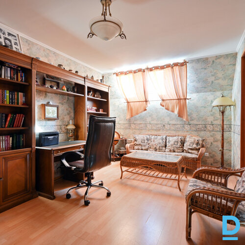 Pārdod māju Ezermalas iela 24