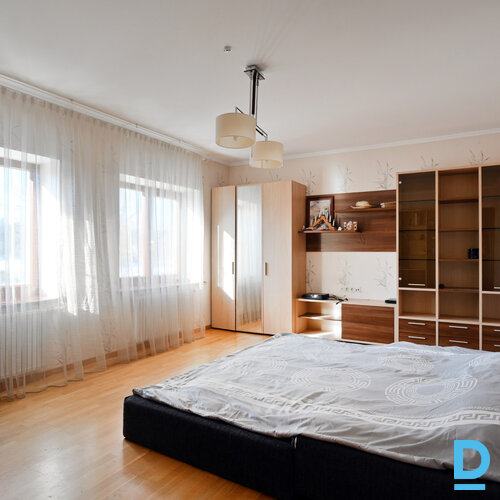 Pārdod māju Ezermalas iela 24