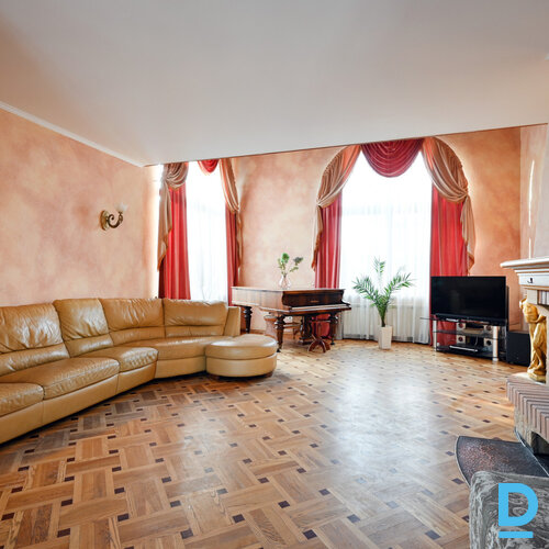 Pārdod māju Ezermalas iela 24