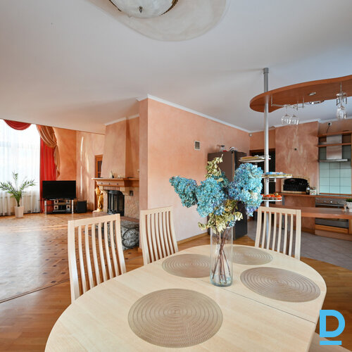 Pārdod māju Ezermalas iela 24