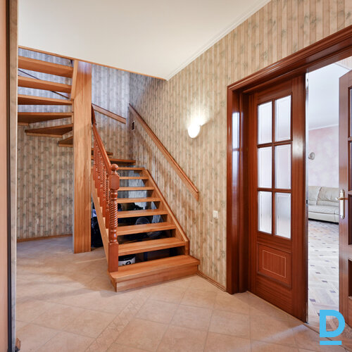 Pārdod māju Ezermalas iela 24