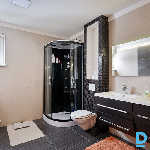 Pārdod māju Emīlijas Iela 11