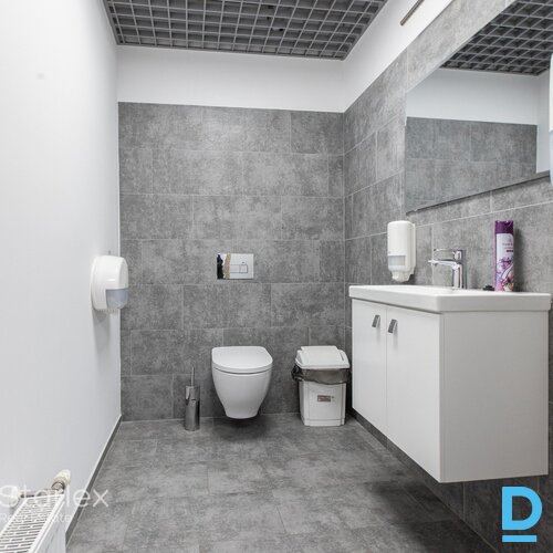 A klases birojs Rīgas centrā netālu no VEF tilta