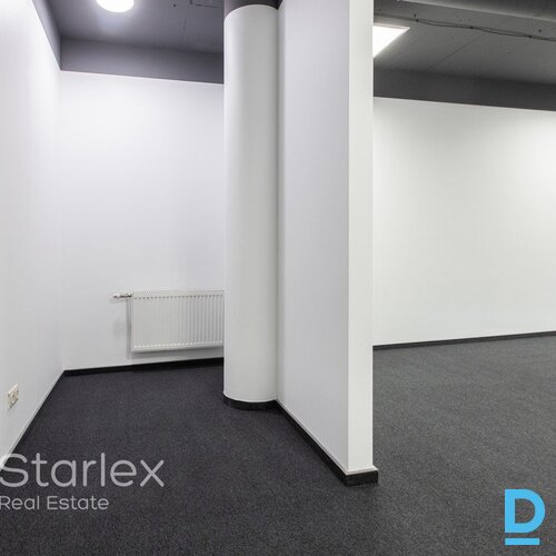 A klases birojs Rīgas centrā netālu no VEF tilta