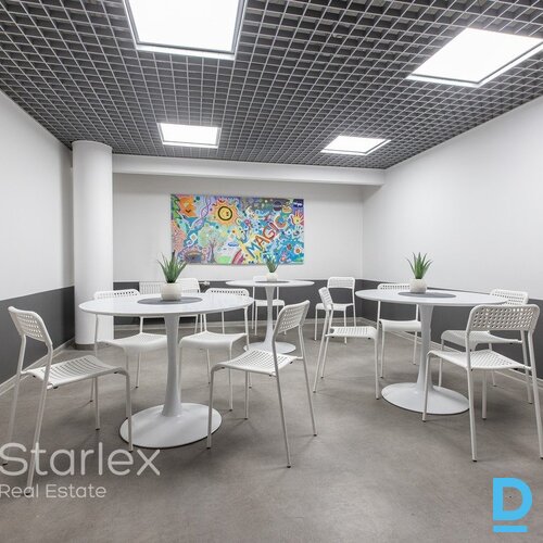 A klases birojs Rīgas centrā netālu no VEF tilta