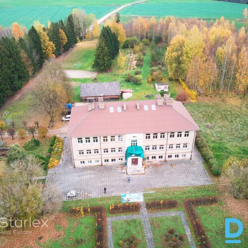 Mežgaļu skolas ēka