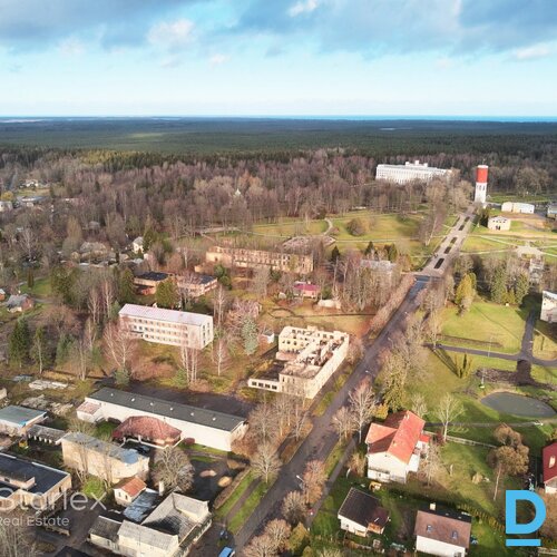 Renovējama bijušās sanatorijas ēka Ķemeros