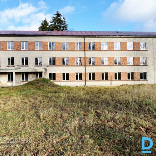 Renovējama bijušās sanatorijas ēka Ķemeros