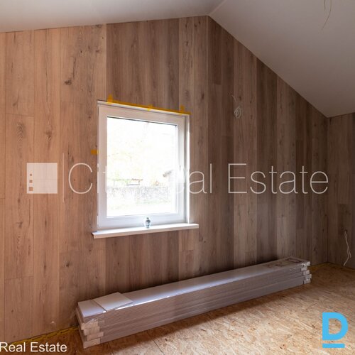 Pārdod māju Rīgā