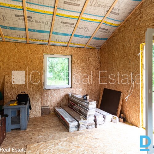 Pārdod māju Rīgā