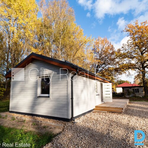 Pārdod māju Rīgā