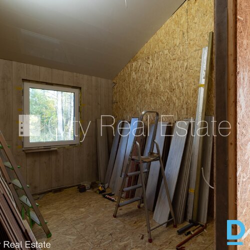 Pārdod māju Rīgā