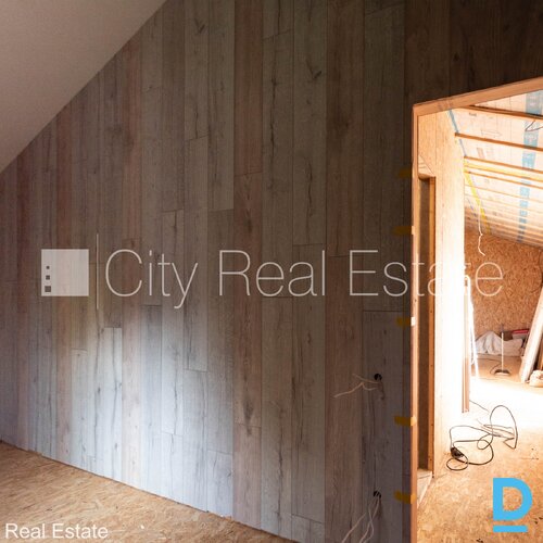 Pārdod māju Rīgā