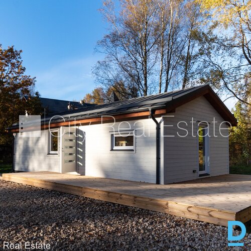 Pārdod māju Rīgā