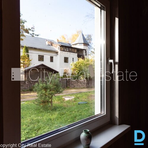 Pārdod māju Rīgā