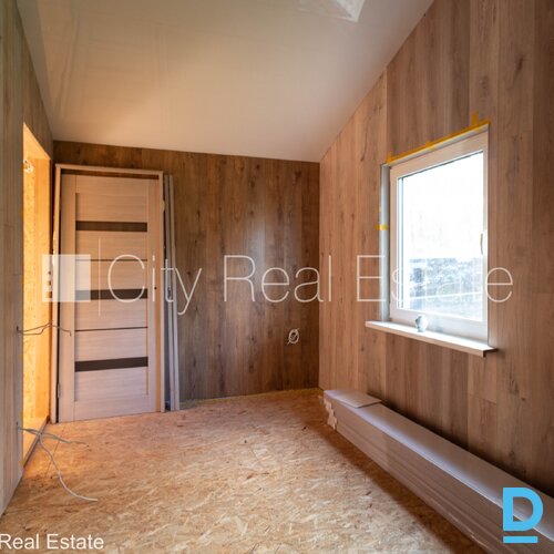 Pārdod māju Rīgā