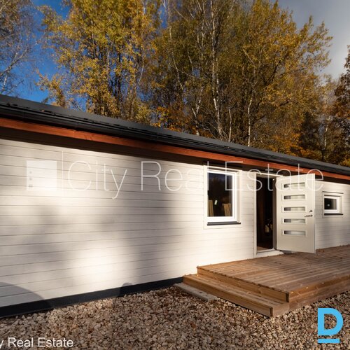 Pārdod māju Rīgā