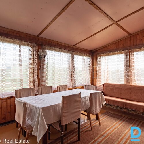 Pārdod māju Rīgā