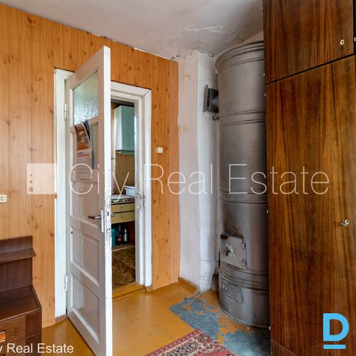 Pārdod māju Rīgā