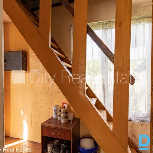 Pārdod māju Rīgā