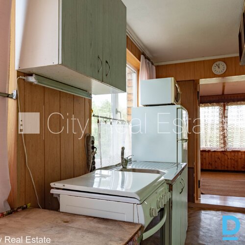 Pārdod māju Rīgā