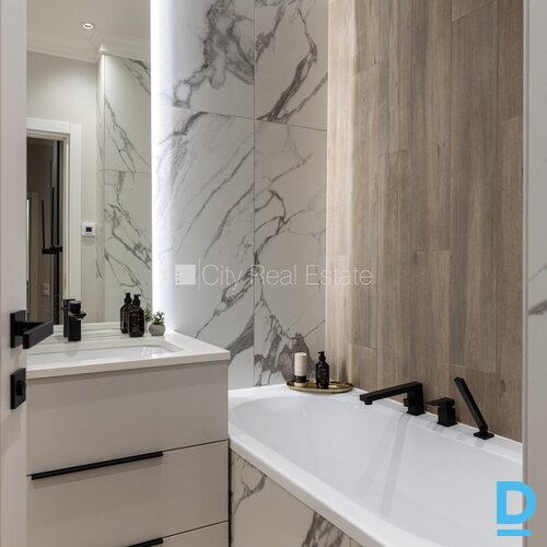 Pārdod dzīvokli Jūrmalā